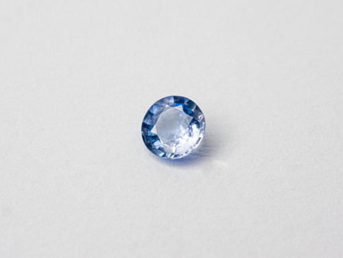 Safír modrý přírodní 0,83 ct Cejlon