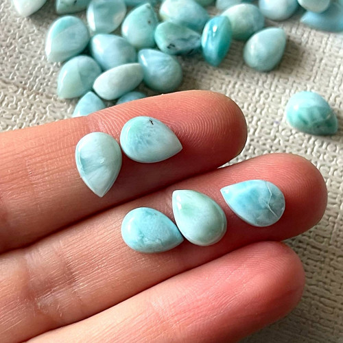 Larimar pravý kabošon slza / 10x7mm