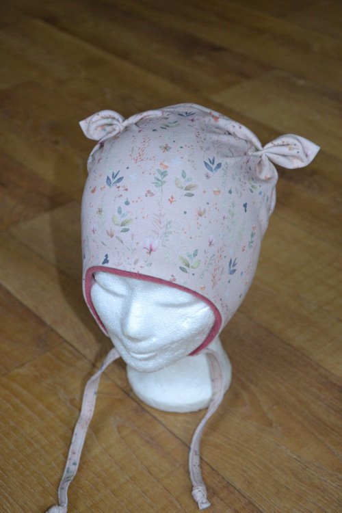 Zimní ušanka na zavazování "květy" 49-52/3cm