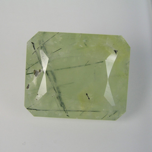 Velký broušený Prehnit, 49,87ct., 25x20,8x13,1 mm