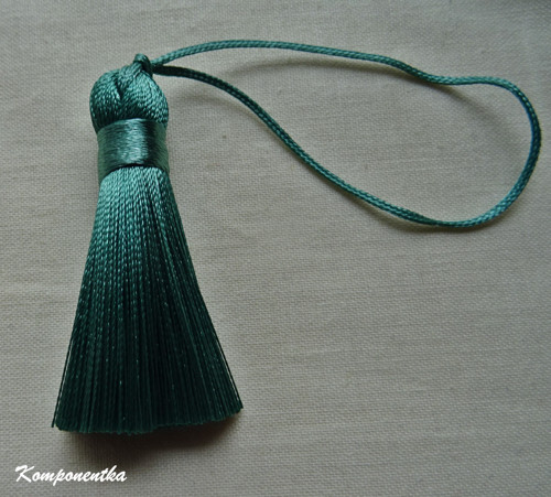 Krásný hustý hedvábný střapec 6cm — foto 1