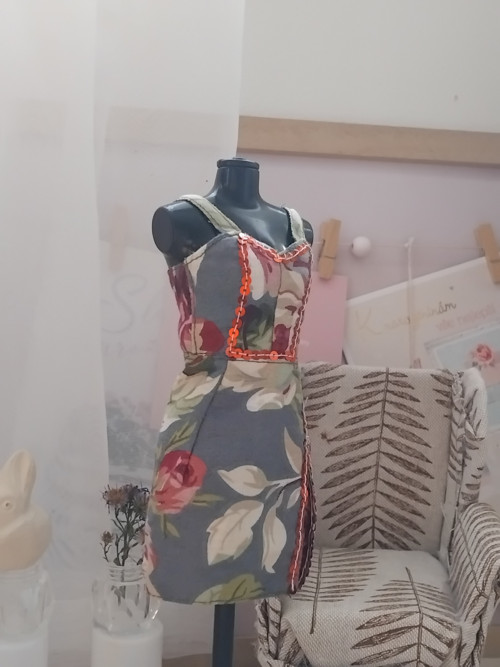 Šaty pro barbie — foto 1