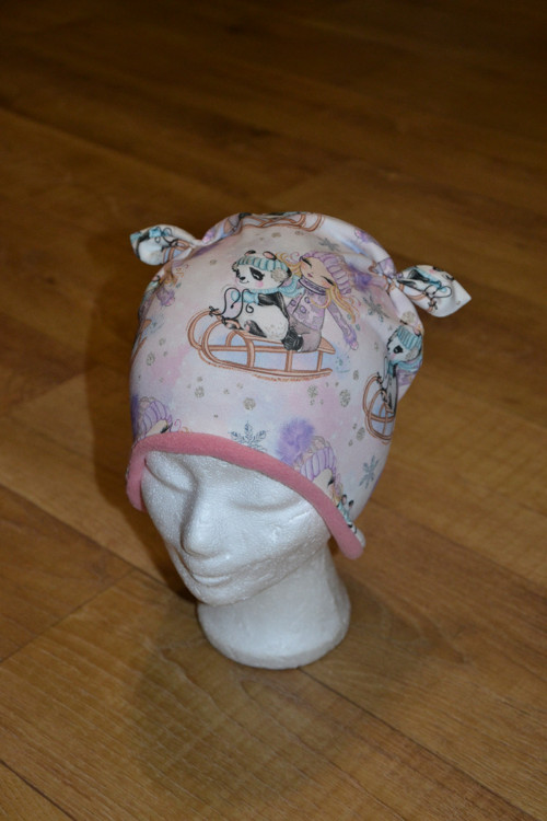 Zimní ušanka "panda na saních" 49-52/3cm