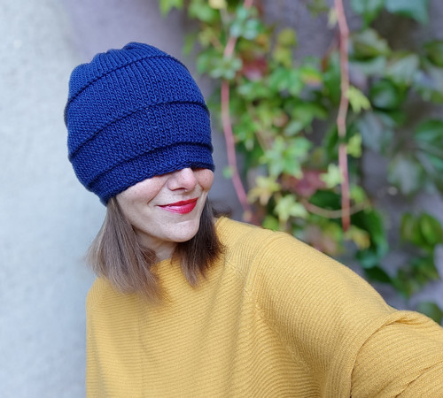 Dámská čepice KRÁLOVSKÁ MODŘ 100% merino