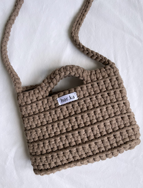 Háčkovaná crossbody kabelka — foto 1
