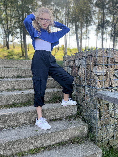 Dívčí mikča - top crop — foto 1