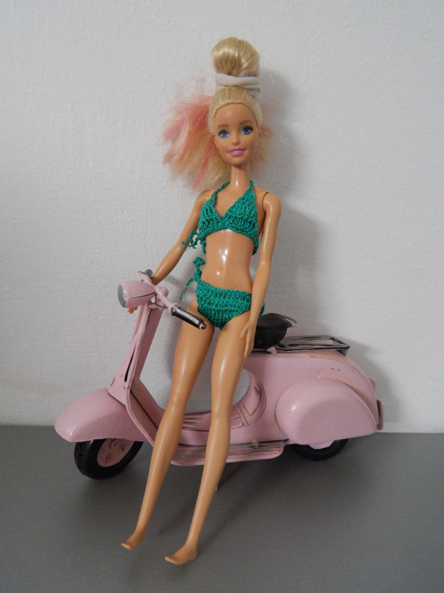 Barbie oblečky- bikiny v 6 barvách s leskem