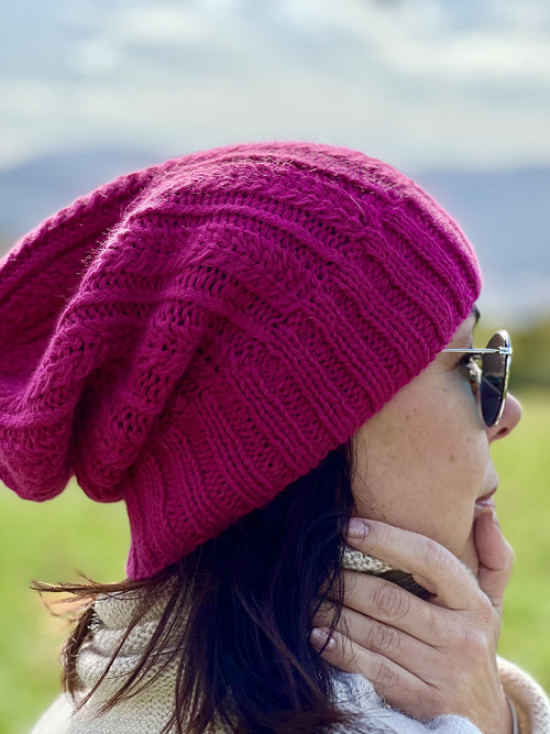 Fuchsiová beanie čepice. Krásný dáreček!