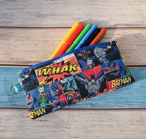 Pouzdro na psací potřeby, vzor Batman.