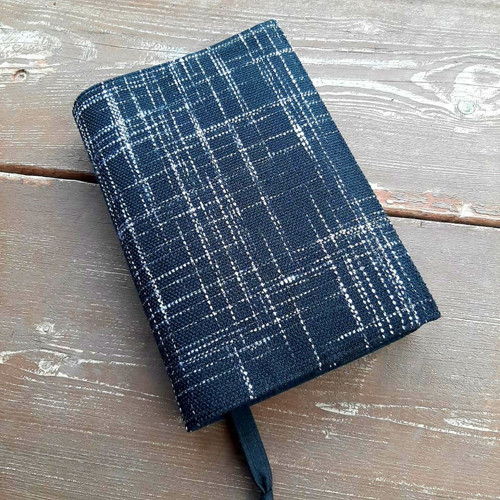 Obal na knihu- nastavitelný- černo- bílý