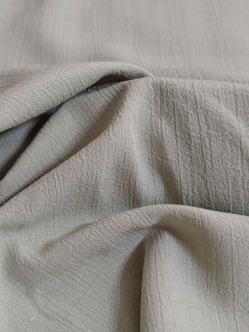 Krešovaná šatovka, imitace mušelínu barva zelinkav