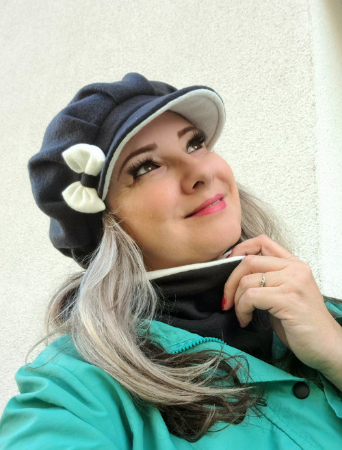 Bekovka fleesová -černá s bílou