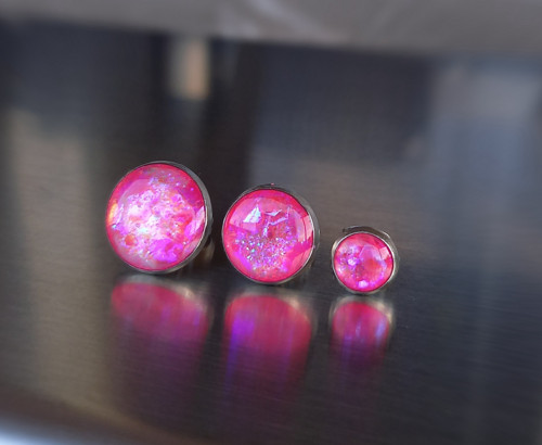 Růžové neonové pecky s modrým třpytem 12 mm