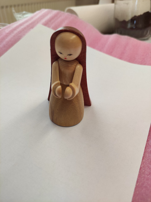 Dřevěná figurka panenky Marie