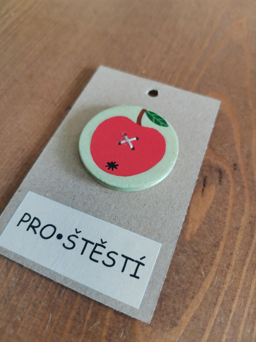 Knoflík pro štěstí - jablíčko — foto 1