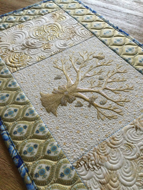 Blue & gold no. 6 / běhoun na stůl — foto 1
