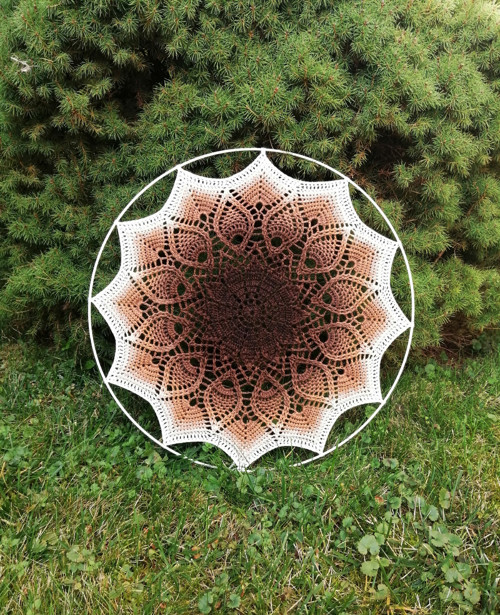 Háčkovaná mandala