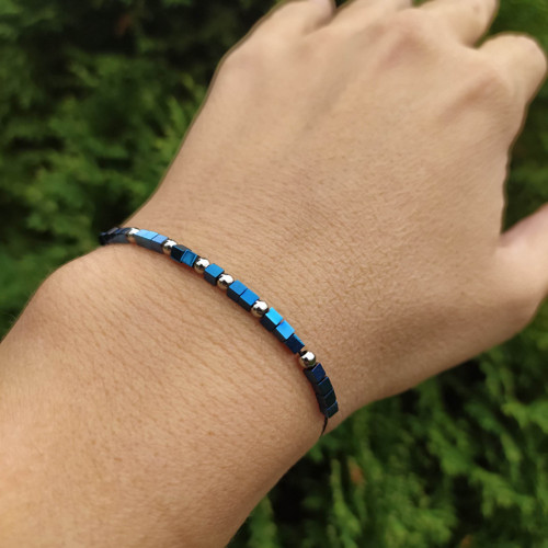 Náramek HEMATIT šňůrkový 2mm