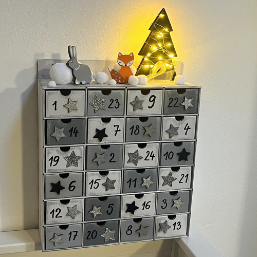 ADVENTNÍ kalendář V LESE svítící