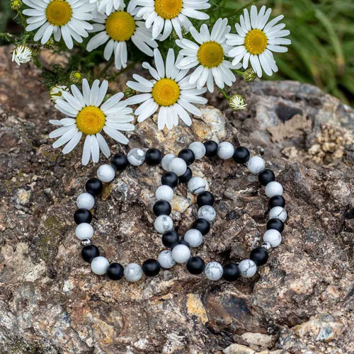 Minerální náramky pro páry - Howlit a onyx