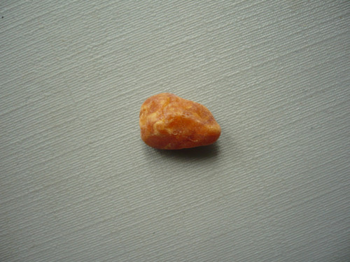 Surový jantar 13 mm, č.78