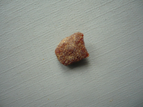 Surový jantar 12 mm, č.81