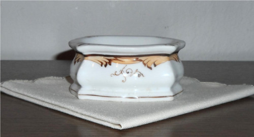 Starožitná porcelánová špetková SLÁNKA