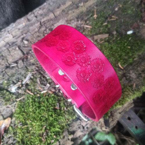 Kožený obojek 40 mm Sergerovy květy red