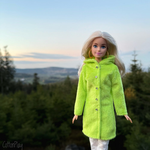 Plyšový kabát s kapucí pro Barbie - limetkový