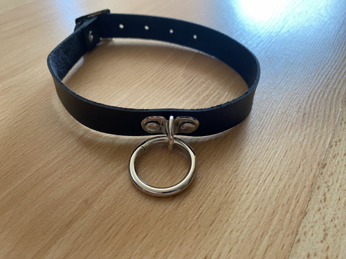 Jednoduchý choker s kruhem