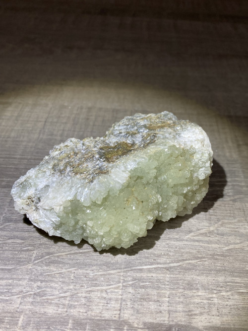 PREHNIT- surový minerál na matrici, Indie 270 gr.