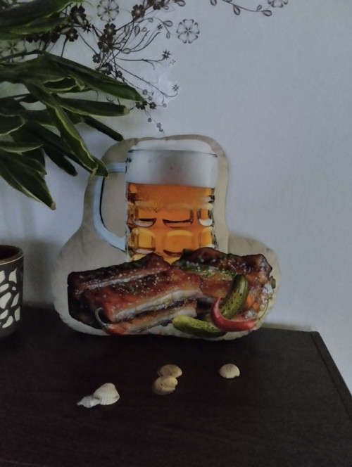 Píívo a bůůček - dekorat. 3D polštář na objednání