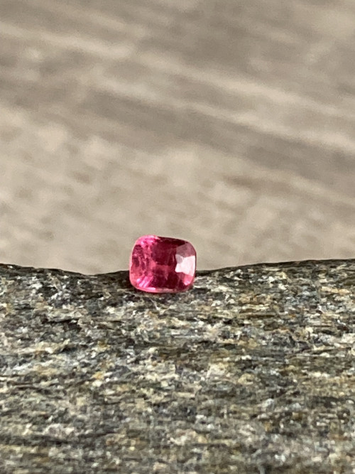 TURMALÍN RŮŽOVÝ-šperk.drahokam,0,20 Ct. PÁKISTÁN