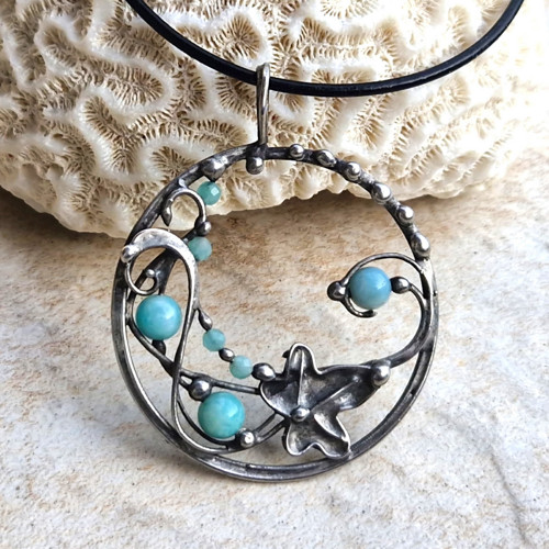 Dennis amulet náhrdelník — foto 1