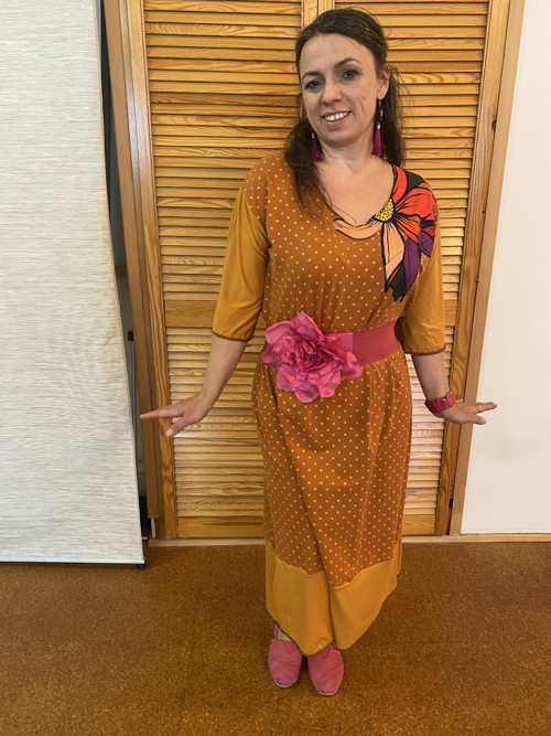 Šaty s puntíky a aplikací