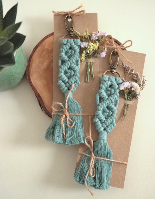 Macrame klíčenka