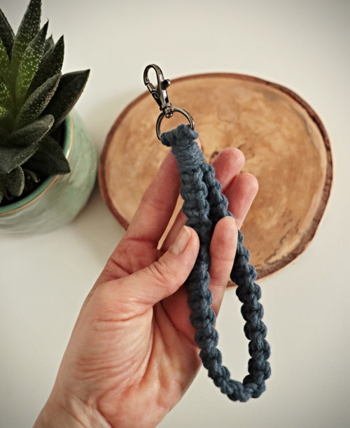 Macrame klíčenka
