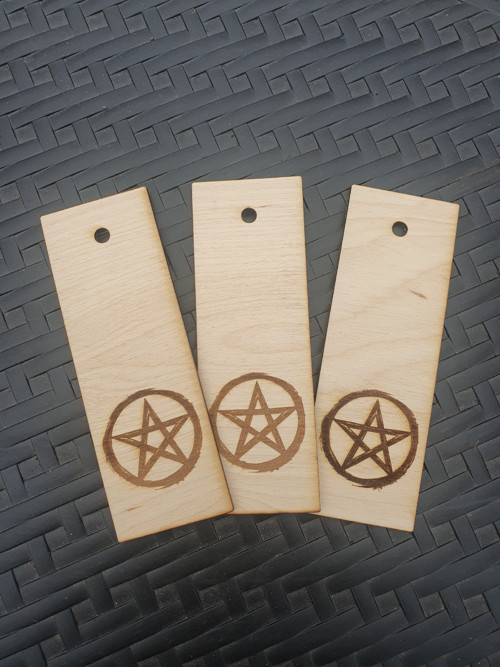 Originální dřevěné vypálené záložky - Pentagram