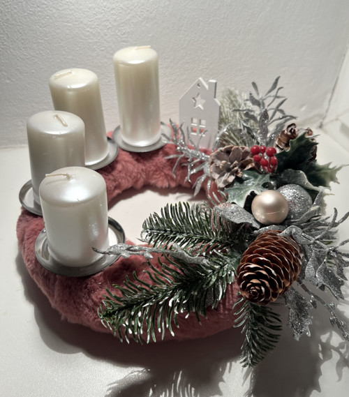 Adventní věnec růžový