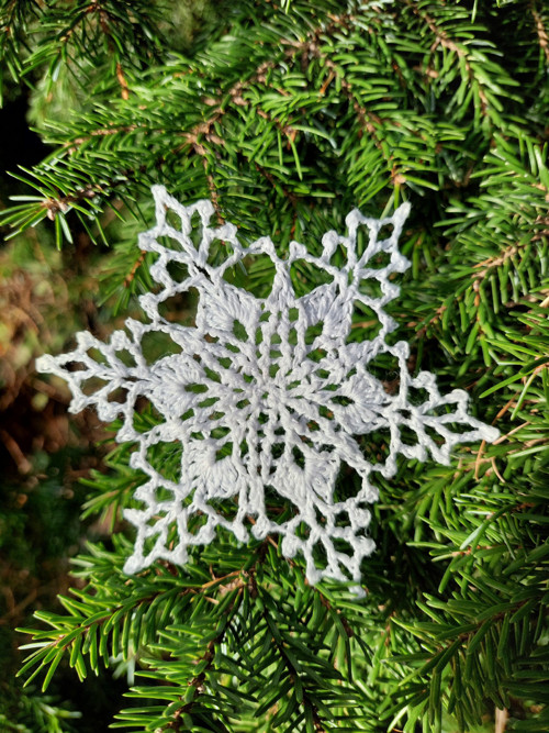 Háčkovaná hvězdička - 11 cm