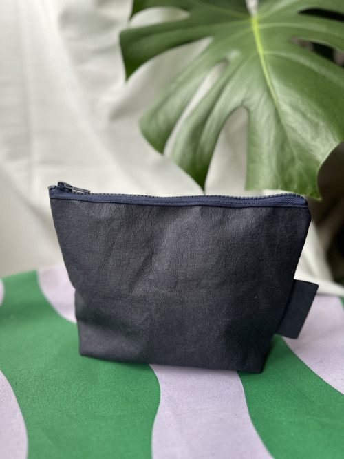 Papírová kosmetická taštička // dark blue