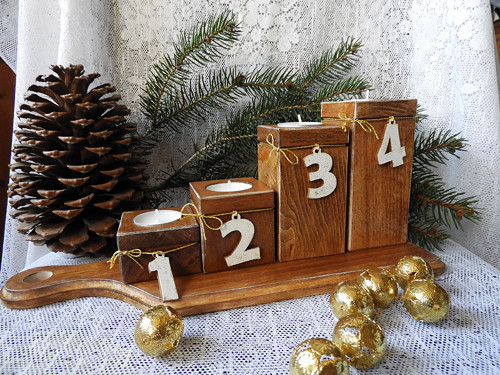 Svícen advent s prkénkem ořech