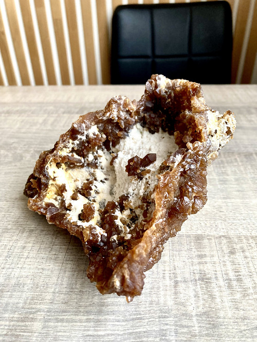 ČOKOLÁDOVÝ KALCIT- vzácný minerál, 699 gr. Maroko