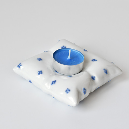 Porcelánový svícen - Por-štářek modrý puntík