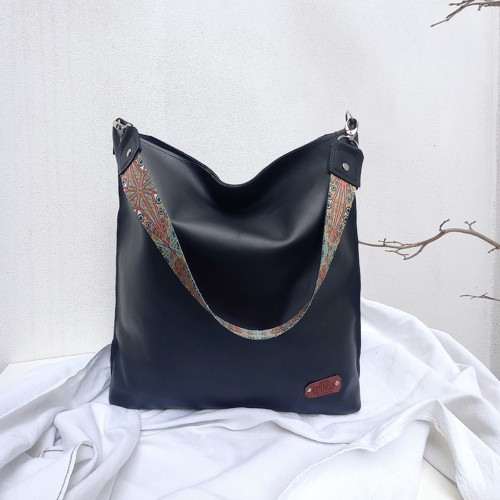 Kožená taška TOTE BLACKBAG