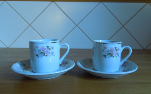 Miniaturní porcelánové hrnečky