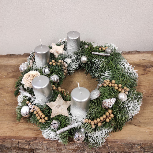 Vianočný adventný veniec Kvet, 25 cm