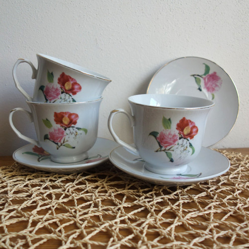 Porcelánové šálky s podšálky, sada 3 ks