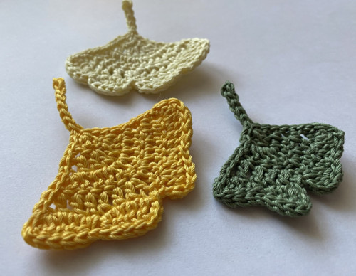 Háčkované lístky ginkgo biloba — foto 1