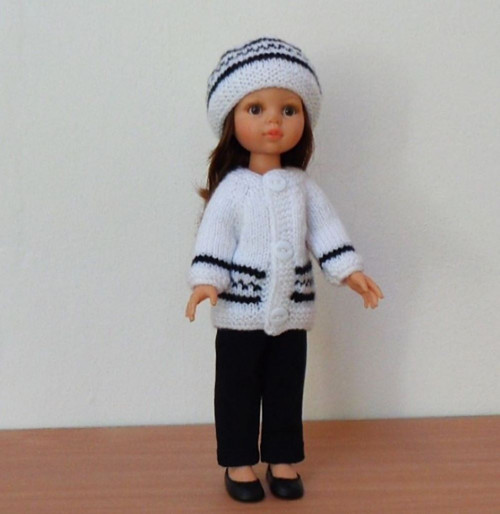 Bílý svetr s čepicí a kalhoty - Paola Reina 32cm